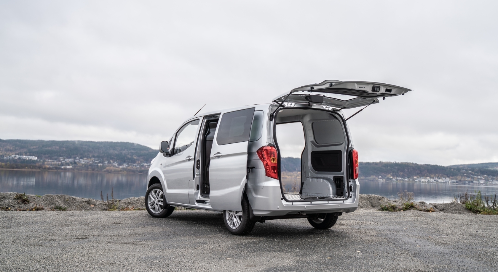 Byd T3 fra siden