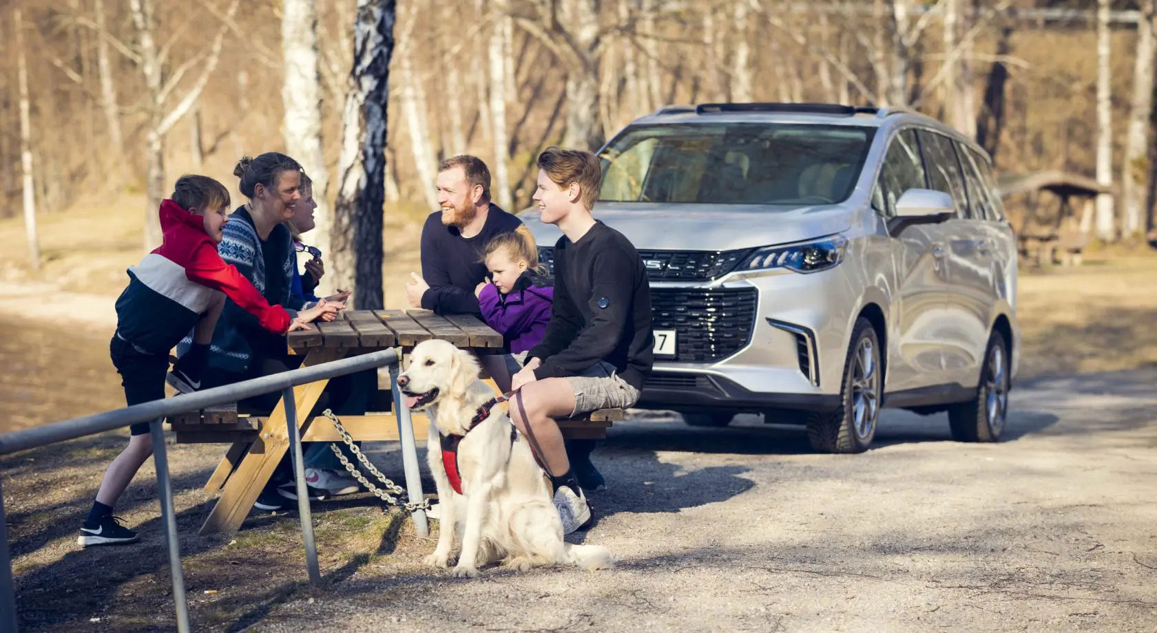 Maxus euniq5-family-car