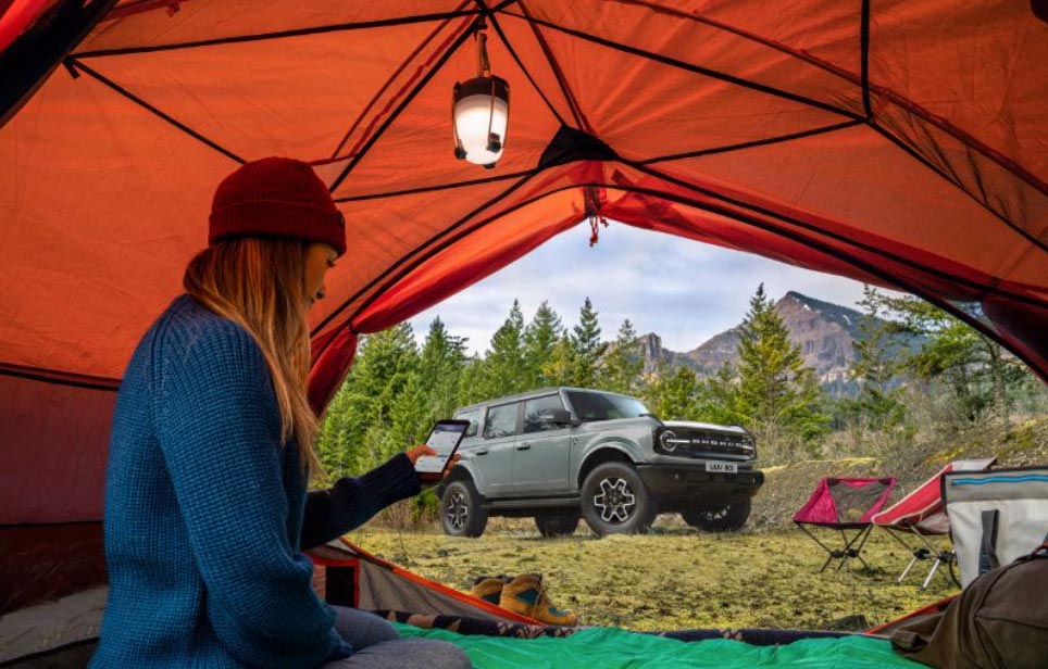 Ford Bronco på telttur