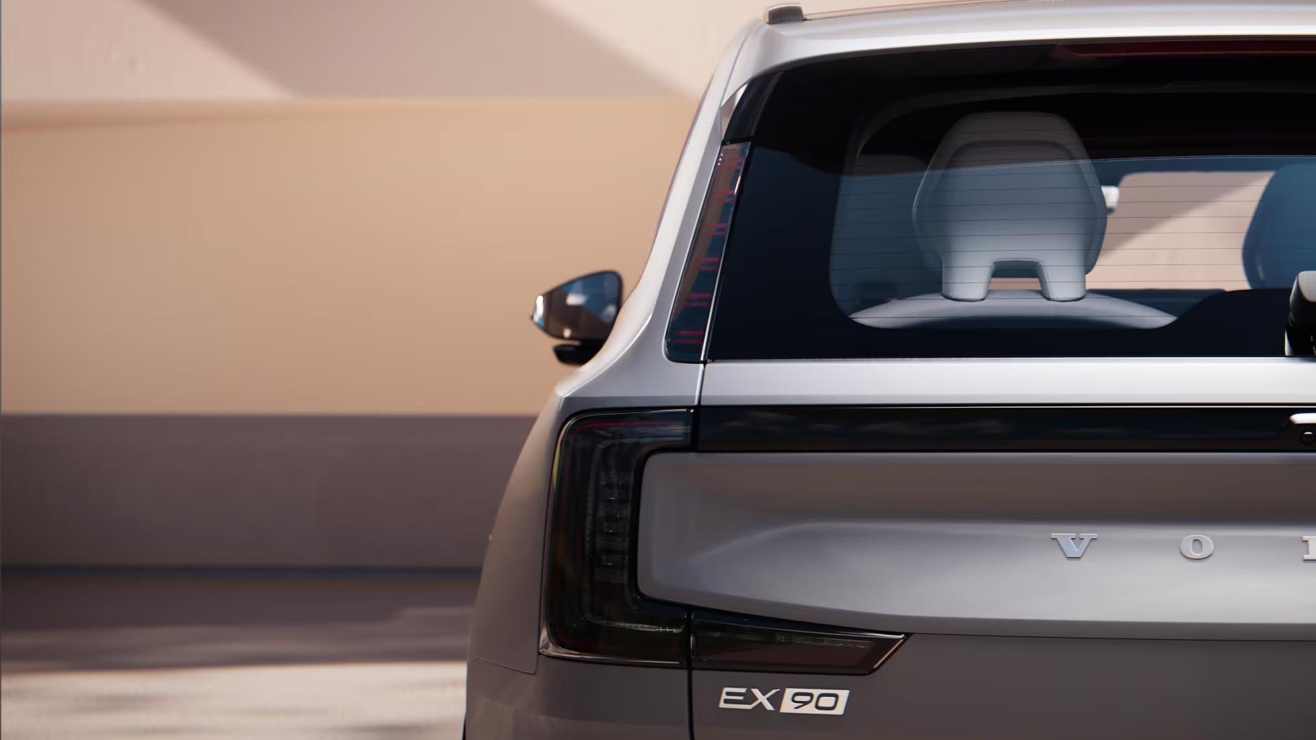 Volvo EX90 tett på bak