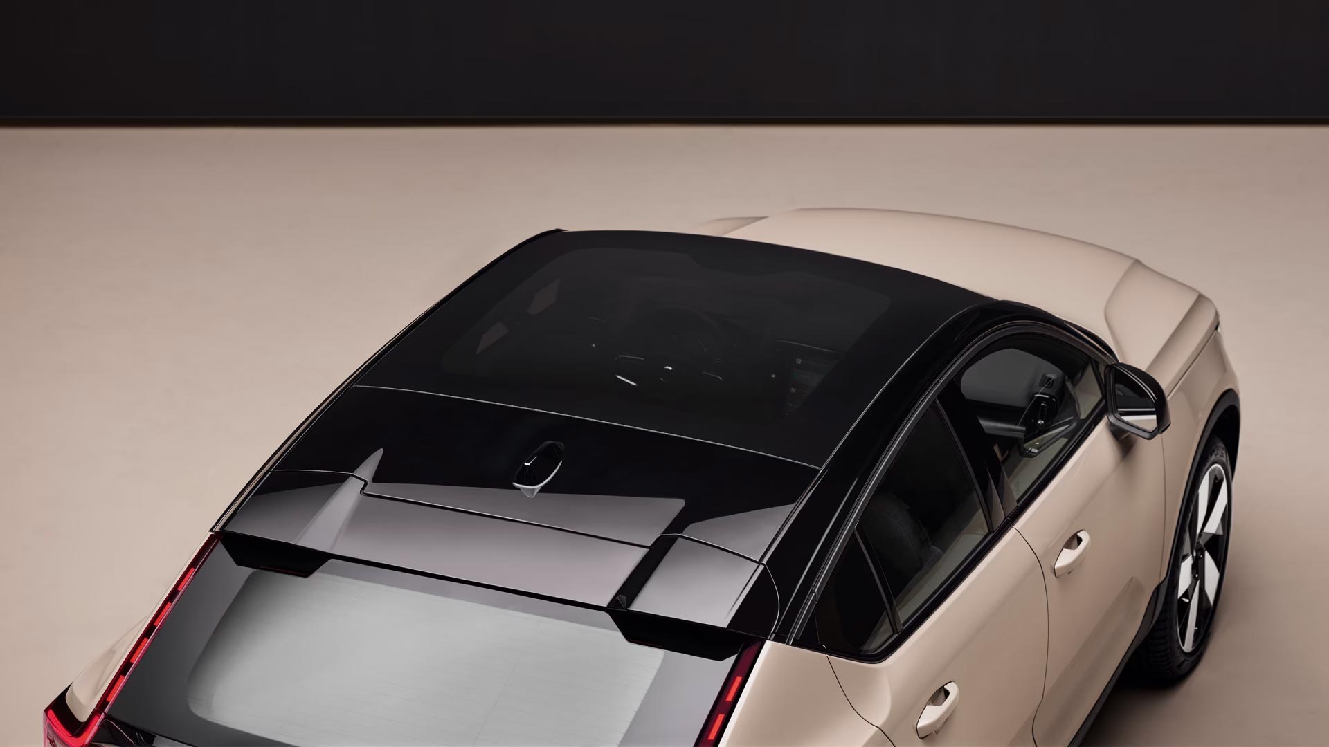 Volvo EC40 bakluke åpen