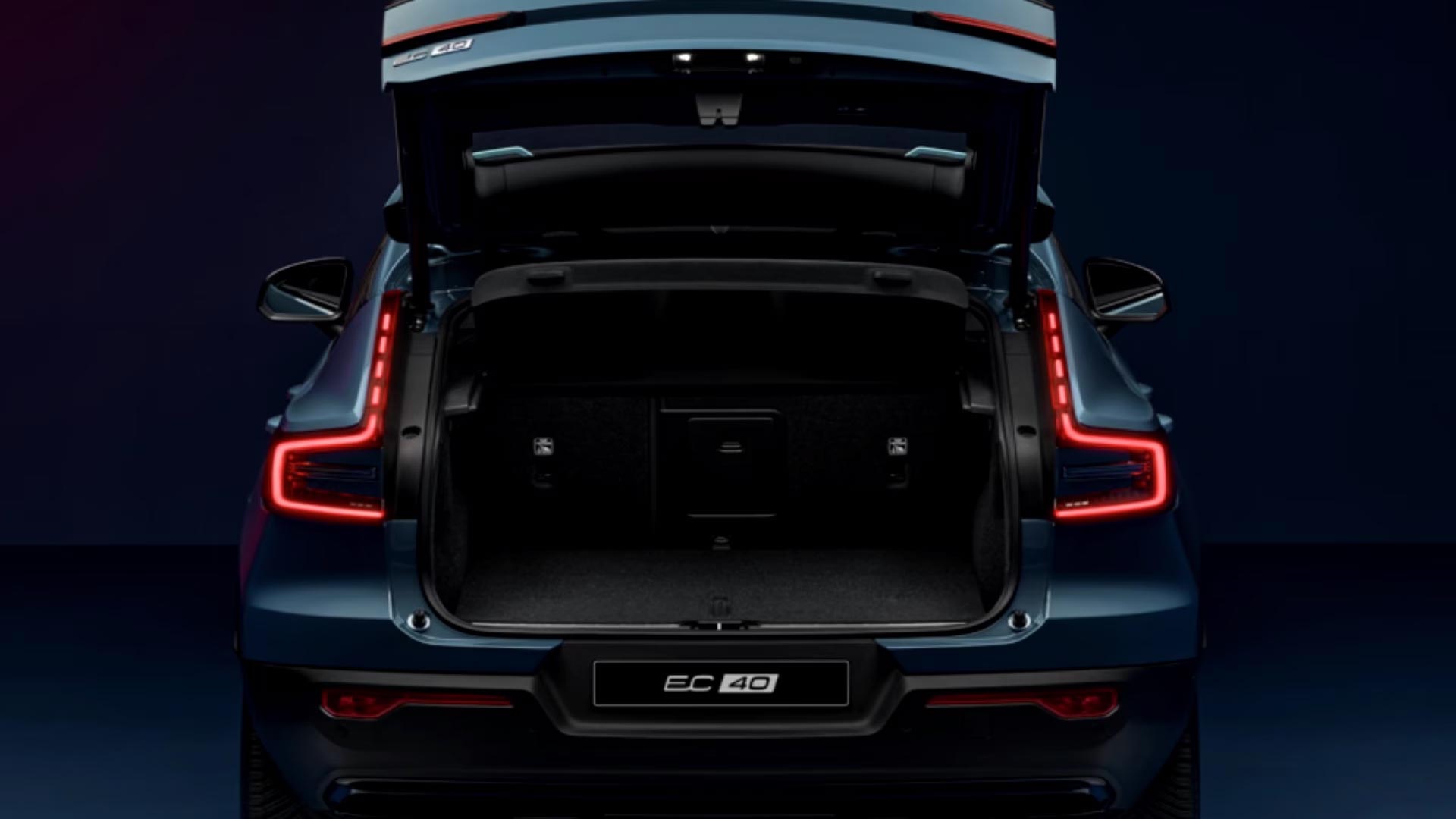 Volvo EC40 bakluke åpen