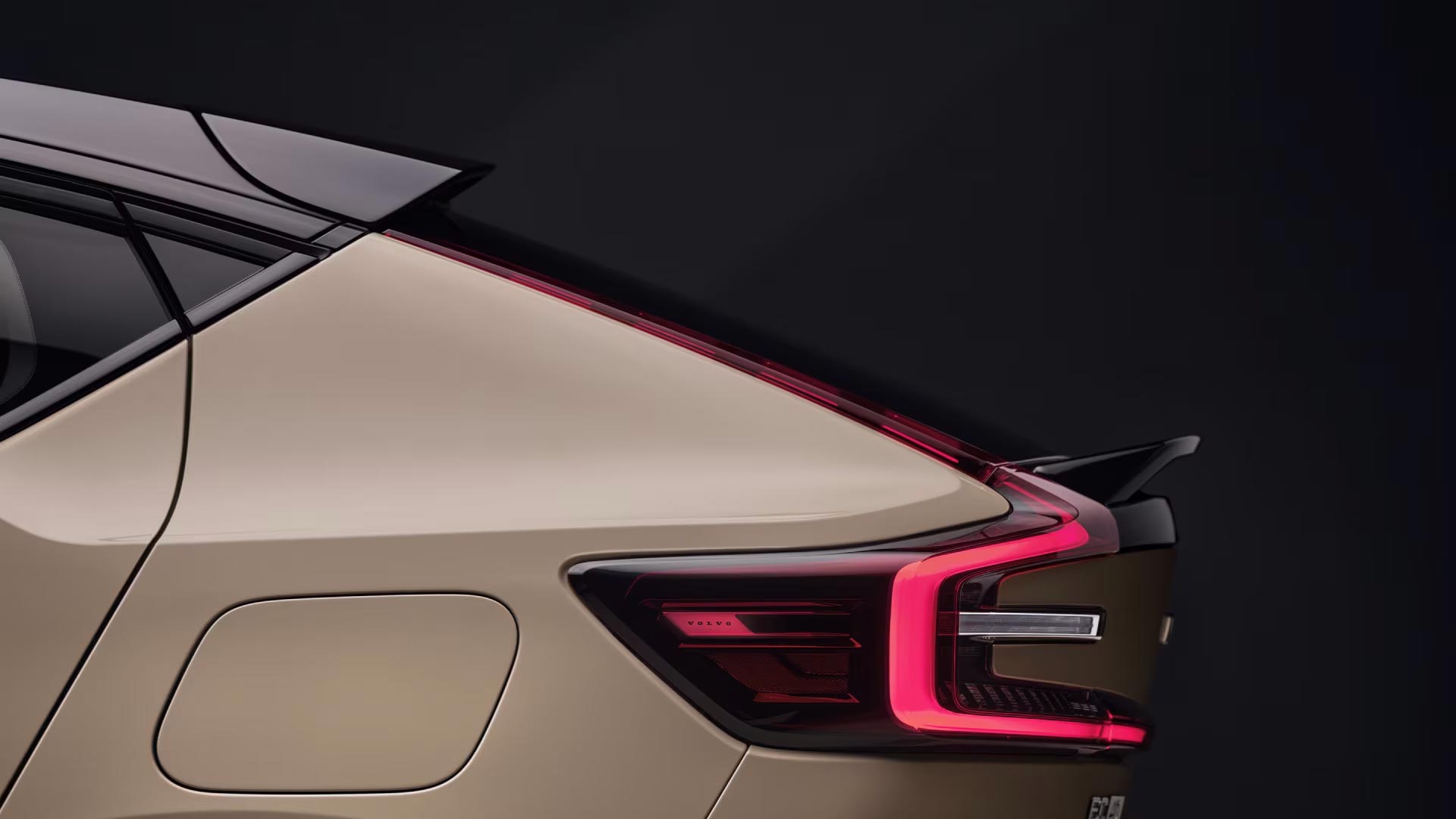 Volvo EC40 bakluke fra siden