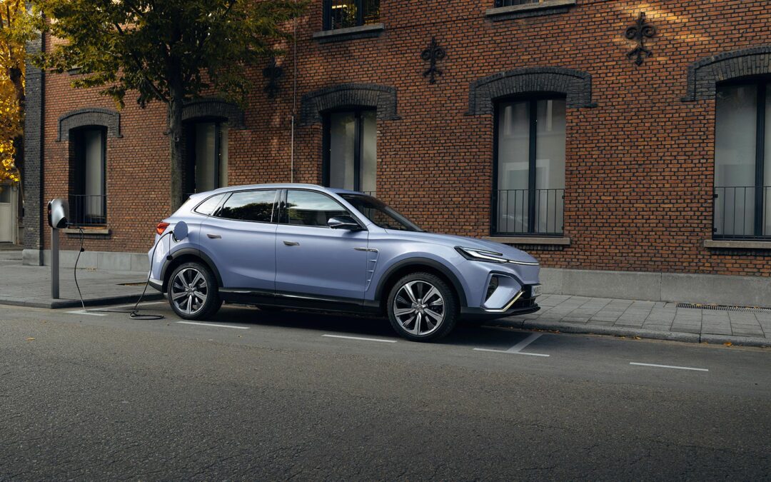 Grå Marvel R fra siden i byen