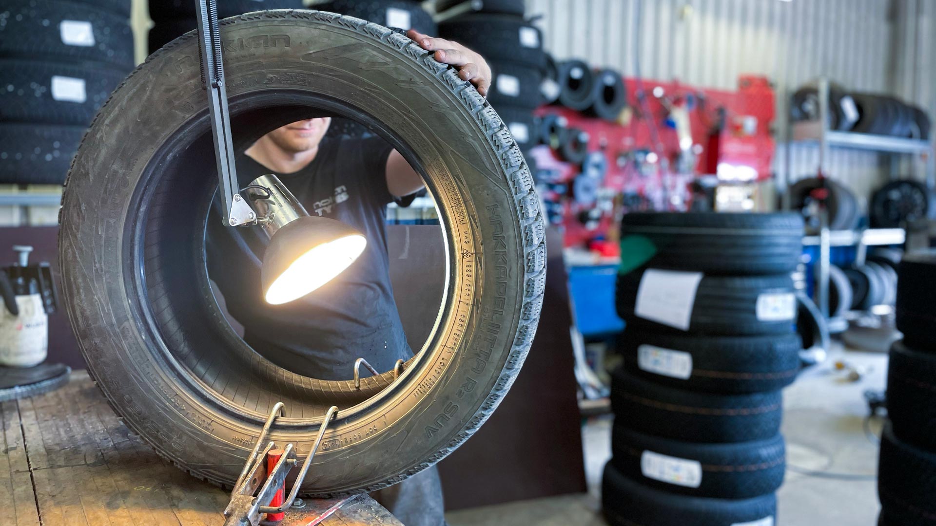 Punktert dekk hos Bilservice